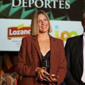 La premiada Tamara Gómez y Antonio Domínguez, director de Onda Cero Elche.