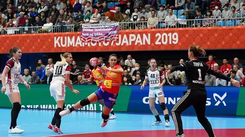 Elisabet Cesareo en un lanzamiento desde los 7 metros Elisabet Cesareo en un lanzamiento desde los 7 metros