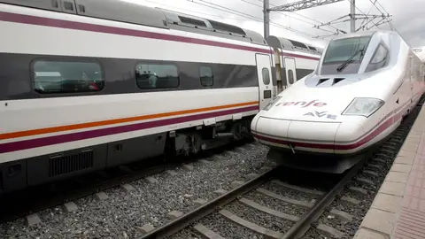 Tren AVE. Llegada de un tren AVE a la Estación Campo Grande de Valladolid