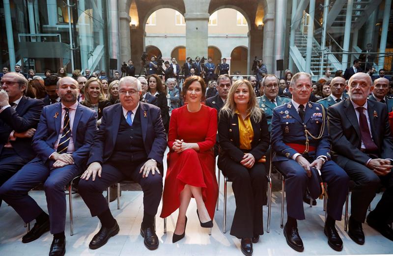 Podemos se ausenta del homenaje a la Constitución en Madrid y alega "problemas de agenda" Podemos se ausenta del homenaje a la Constitución en Madrid y alega "problemas de agenda"