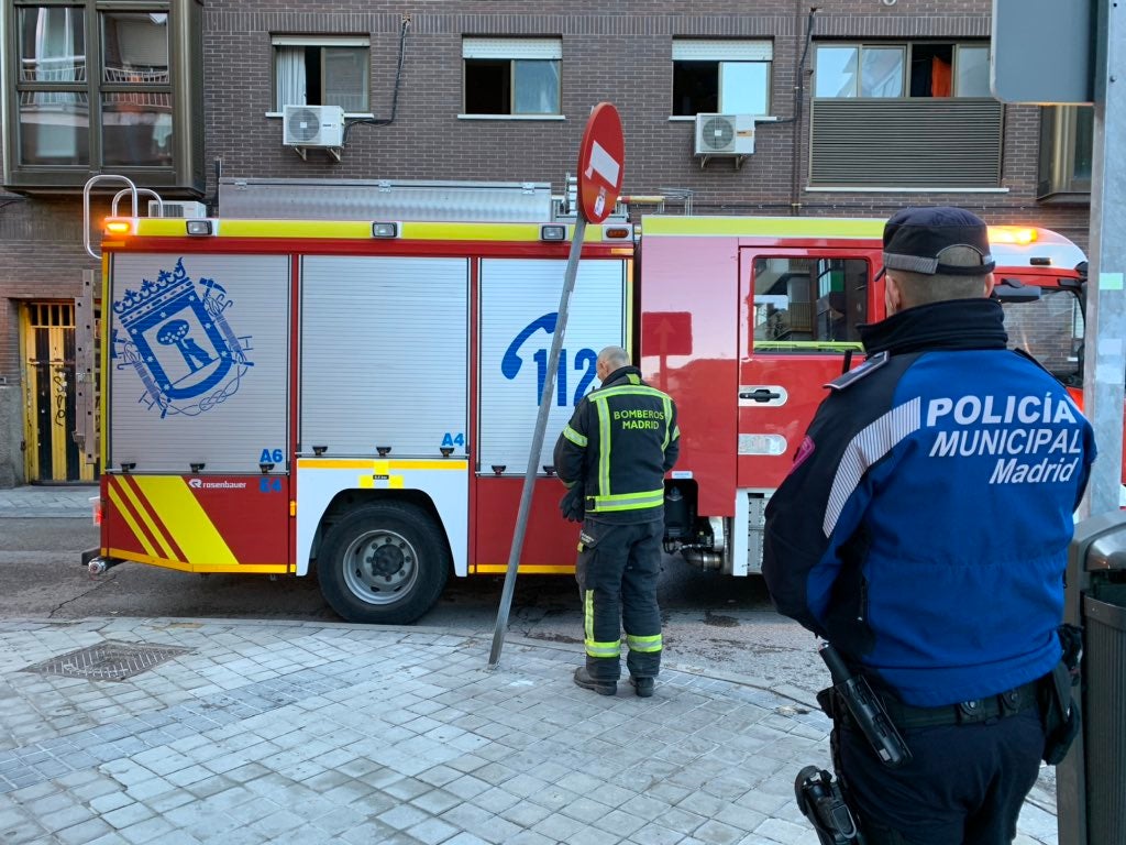 Una mujer de 46 años muere en un incendio en su casa de Madrid Una mujer de 46 años muere en un incendio en su casa de Madrid