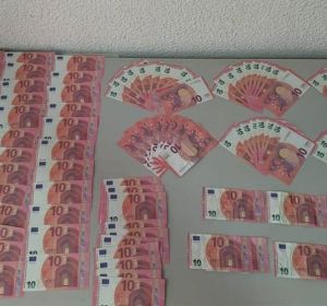 Billetes falsos recuperados por la Guardia Civil en Sax. Billetes falsos recuperados por la Guardia Civil en Sax.