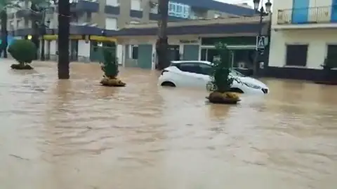 Vídeo de las inundaciones en Los Alcázares que han obligado a la evacuación de los vecinos Vídeo de las inundaciones en Los Alcázares que han obligado a la evacuación de los vecinos