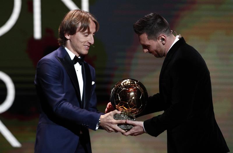 Luka Modric: "El fútbol es respeto y cuando no se gana, hay que estar en la gala del Balón de Oro" Luka Modric: "El fútbol es respeto y cuando no se gana, hay que estar en la gala del Balón de Oro"