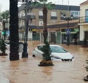 Una calle de Los Alcázares completamente inundada Una calle de Los Alcázares completamente inundada