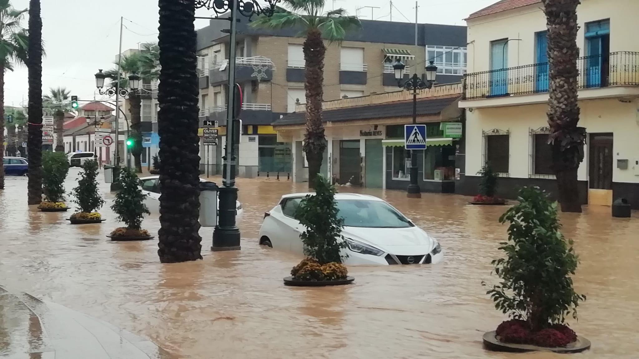 José Carlos Castejón, concejal de Los Alcázares: "Los vecinos están asustados y rezando para que no siga lloviendo" José Carlos Castejón, concejal de Los Alcázares: "Los vecinos están asustados y rezando para que no siga lloviendo"