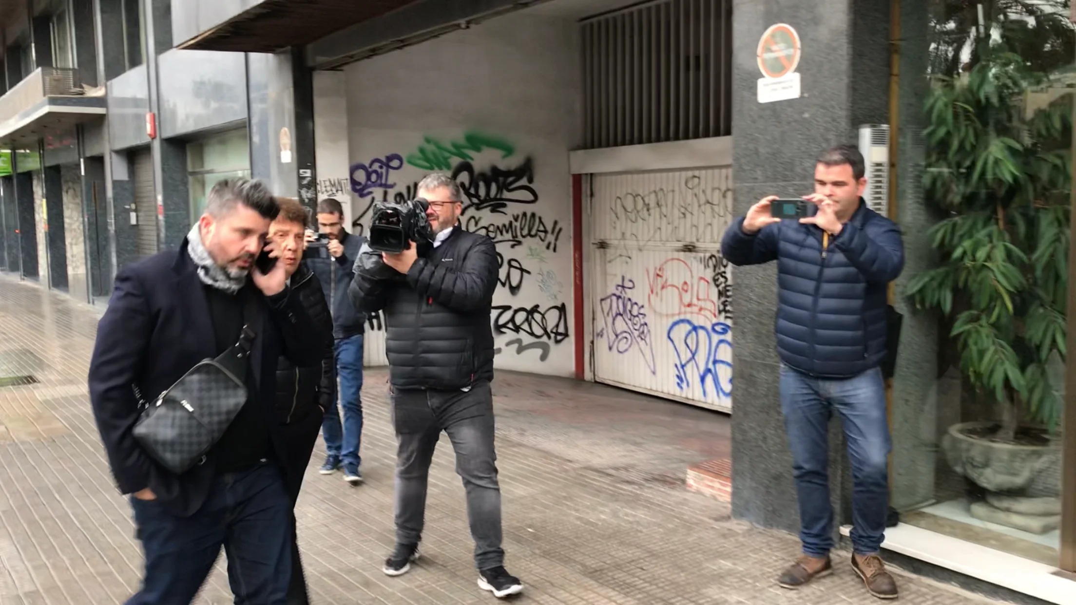 El representante argentino Christian Bragarnik entrando a la notaría para firmar la compra de las acciones de José Sepulcre. ELCHE CF