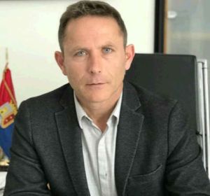 León León