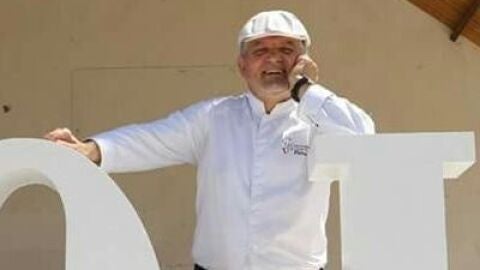 FLOREN BUEYES, COCINERO