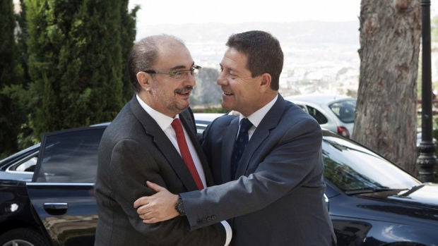 Iceta, Page y Lambán ponen de manifiesto la tensión interna en el PSOE por la negociación con ERC Iceta, Page y Lambán ponen de manifiesto la tensión interna en el PSOE por la negociación con ERC