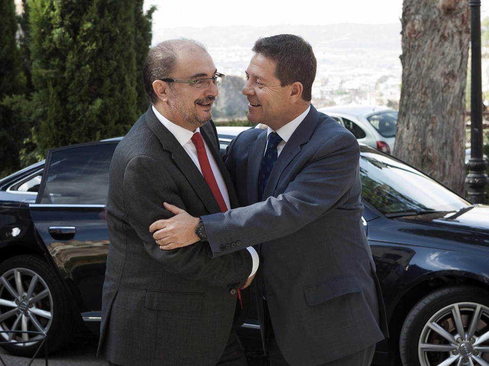 Iceta, Page y Lambán ponen de manifiesto la tensión interna en el PSOE por la negociación con ERC Iceta, Page y Lambán ponen de manifiesto la tensión interna en el PSOE por la negociación con ERC