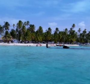 Vivir siendo un refugiado climático, o cómo estamos destruyendo los paraísos que aún existen en el mundo Vivir siendo un refugiado climático, o cómo estamos destruyendo los paraísos que aún existen en el mundo