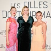 Greta Gerwig, Saoirse Ronan y Florence Pugh posan en la presentación de 'Mujercitas' en París