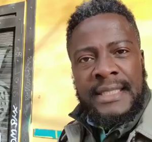 El 'negro de Vox' señala a la víctima del 'caso Arandina': "Cuando ocurren cosas las llaman 'menores'" El 'negro de Vox' señala a la víctima del 'caso Arandina': "Cuando ocurren cosas las llaman 'menores'"