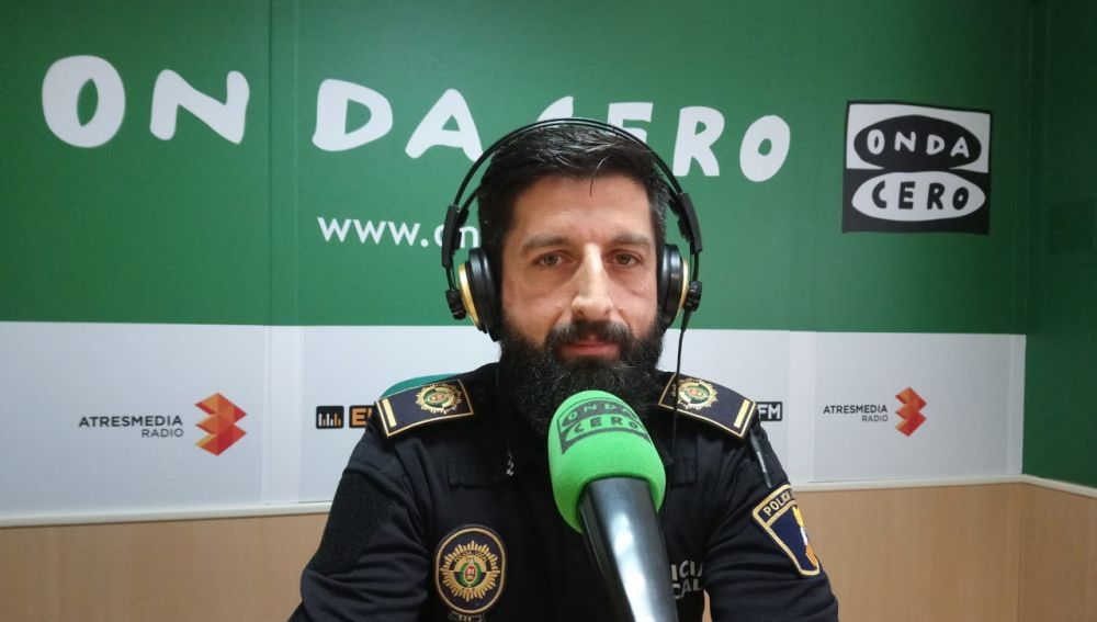 Roberto Santiago, Oficial de Atestados de la Policía Local de Elche.