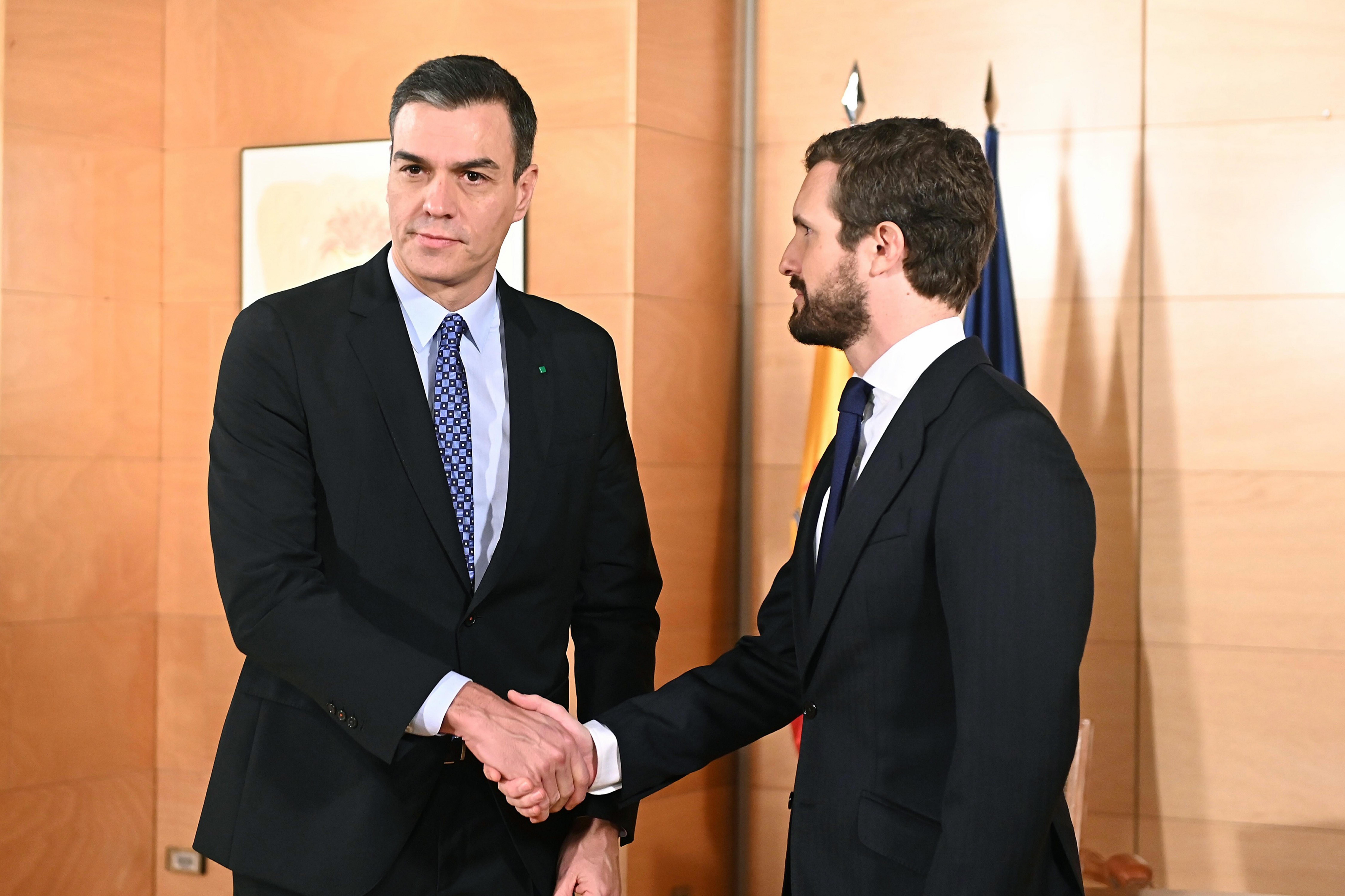 Persona física: Casado, en "modo Disney" tras su nueva cita con Sánchez Persona física: Casado, en "modo Disney" tras su nueva cita con Sánchez