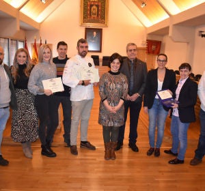 El Ayuntamiento ha entregado los premios de Tapearte El Ayuntamiento ha entregado los premios de Tapearte