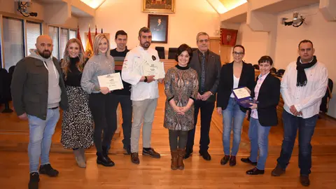El Ayuntamiento ha entregado los premios de Tapearte El Ayuntamiento ha entregado los premios de Tapearte