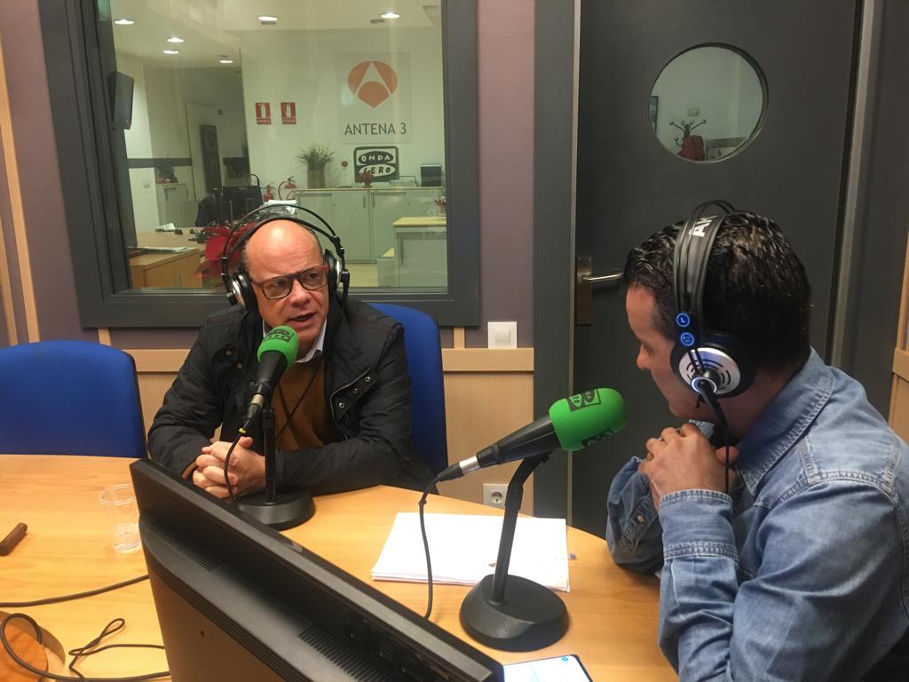 José Miguel Barragán sec. gral. de Coalición Canaria "Cada vez que Torres va a Madrid lo único que trae son justificaciones. Prefiero que sea Román Rodríguez el que negocie los asuntos canarios" José Miguel Barragán sec. gral. de Coalición Canaria "Cada vez que Torres va a Madrid lo único que trae son justificaciones. Prefiero que sea Román Rodríguez el que negocie los asuntos canarios"
