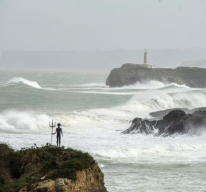 Un pesquero halla el cadáver de una persona joven frente a Santoña Un pesquero halla el cadáver de una persona joven frente a Santoña
