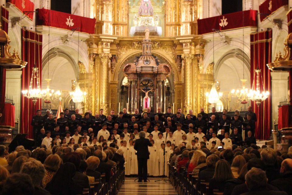 Las voces de la Capella y la Escolanía del Misteri llevarán la mágia de la Navidad este domingo a Santa María Las voces de la Capella y la Escolanía del Misteri llevarán la mágia de la Navidad este domingo a Santa María