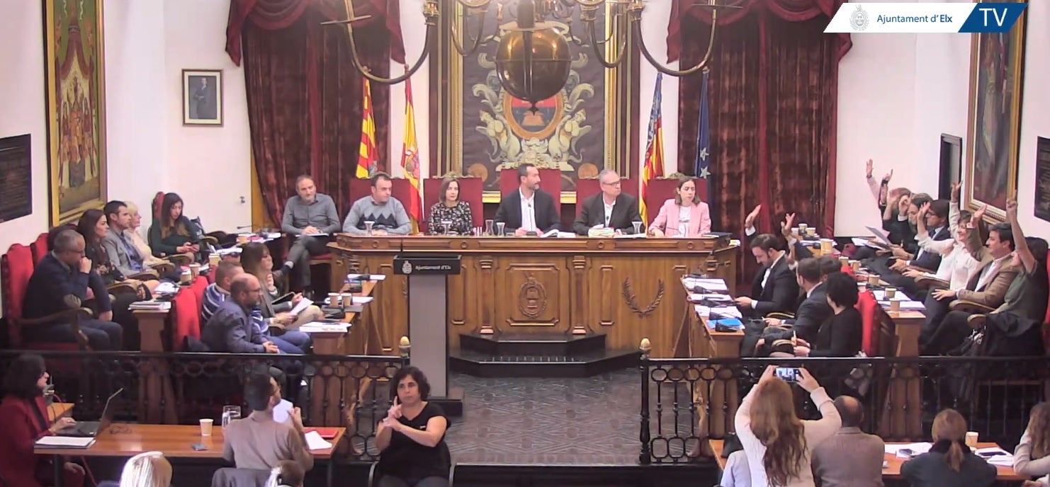 La mayoría de PSOE y Compromís salva en Elche un presupuesto municipal para 2020 rechazado en bloque por la oposición La mayoría de PSOE y Compromís salva en Elche un presupuesto municipal para 2020 rechazado en bloque por la oposición