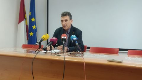 Jos&eacute; Ramon Caballero, durante la rueda de prensa para presentar la campa&ntilde;a