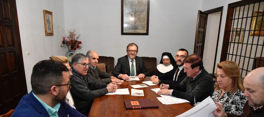 El president de la Diputació, Pepe Martí ha presidit la reunió de la fundació Pro Monestir de Sant Pasqual junt amb l´alcalde Benlloch. El president de la Diputació, Pepe Martí ha presidit la reunió de la fundació Pro Monestir de Sant Pasqual junt amb l´alcalde Benlloch.