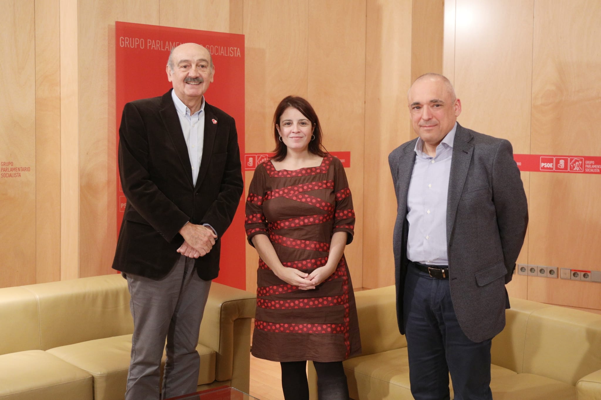 El partido de Revilla condiciona su apoyo a la investidura a un compromiso sobre el AVE a Santander El partido de Revilla condiciona su apoyo a la investidura a un compromiso sobre el AVE a Santander