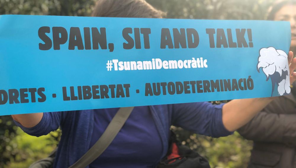 Pancarta Tsunami Democràtic