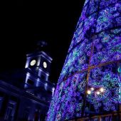 Vista del árbol de Navidad de la Puerta del Sol de Madrid