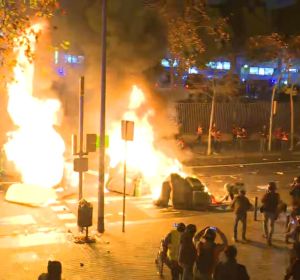 Barricadas a las puertas del Camp Nou Barricadas a las puertas del Camp Nou