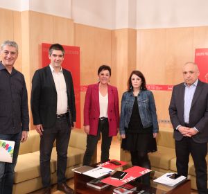 Los equipos negociadores de PSOE y EH Bildu se reúnen en la ronda de contactos de cara a la investidura de Pedro Sánchez Los equipos negociadores de PSOE y EH Bildu se reúnen en la ronda de contactos de cara a la investidura de Pedro Sánchez