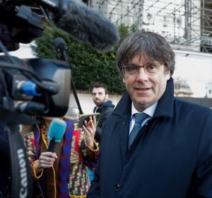 Carles Puigdemont, a su llegada al Parlamento Europeo para recoger su acta de eurodiputado Carles Puigdemont, a su llegada al Parlamento Europeo para recoger su acta de eurodiputado