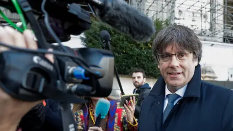 Carles Puigdemont, a su llegada al Parlamento Europeo para recoger su acta de eurodiputado Carles Puigdemont, a su llegada al Parlamento Europeo para recoger su acta de eurodiputado