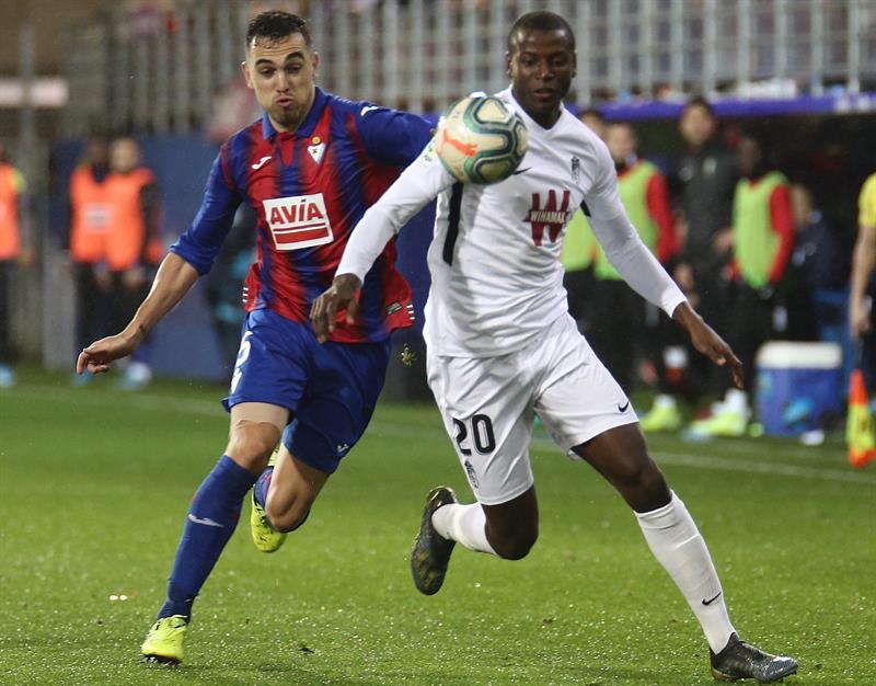 El Eibar toma aire con una victoria en Granada para cerrar el 2019 con una alegría El Eibar toma aire con una victoria en Granada para cerrar el 2019 con una alegría