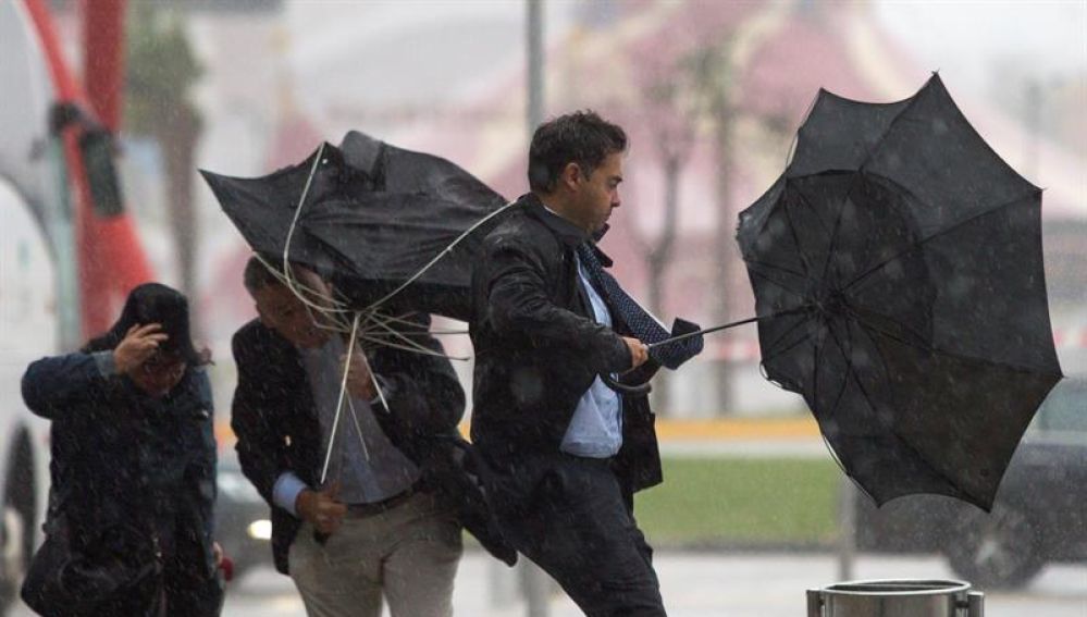 Castellón sigue en aviso amarillo por fuertes rachas de viento Castellón sigue en aviso amarillo por fuertes rachas de viento
