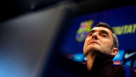 Ernesto Valverde, ante los medios