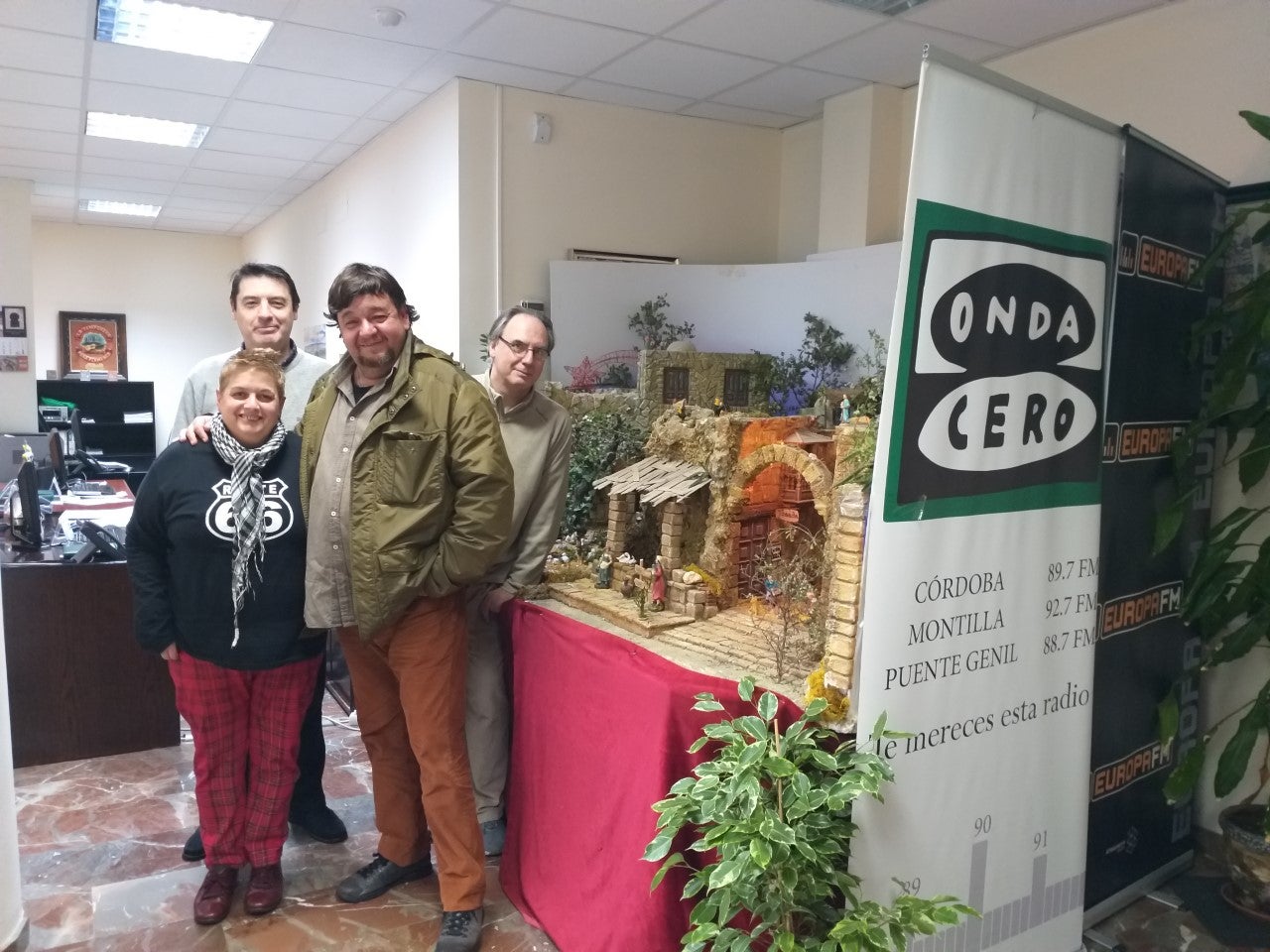 Teatro, cine, literatura... y gastronomía. Para recibir con entusiasmo el fin de semana. Con Manuel Ángel Jiménez, Javier Ortega y Paco Rosales de Taberna La Viuda que nos trae su receta "Pa chuparse los deos". Invitado: José Manuel Belmonte Teatro, cine, literatura... y gastronomía. Para recibir con entusiasmo el fin de semana. Con Manuel Ángel Jiménez, Javier Ortega y Paco Rosales de Taberna La Viuda que nos trae su receta "Pa chuparse los deos". Invitado: José Manuel Belmonte