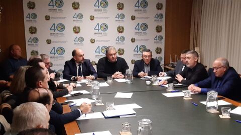 Reuni&oacute;n en el Sindicato Central de Regantes del Acuediucto Tajo Segura.