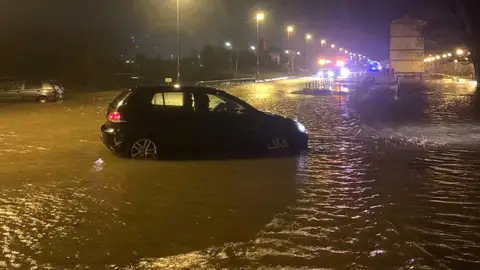 Noticias de la mañana (20-12-19) Reinosa sufre las peores riadas de su historia y activa el plan especial por inundaciones Noticias de la mañana (20-12-19) Reinosa sufre las peores riadas de su historia y activa el plan especial por inundaciones