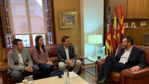 Reuni&oacute;n en el Ayuntamiento de Elche.