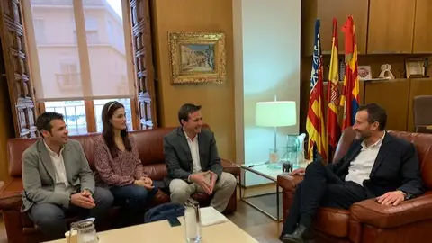 Reunión en el Ayuntamiento de Elche. Reunión en el Ayuntamiento de Elche.