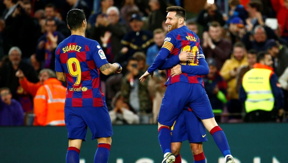 Los jugadores del Barça celebran un gol ante el Alavés