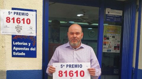 Guillermo Manch&oacute;, lotero de Crevillent que ha repartido el quinto premio de la loter&iacute;a.