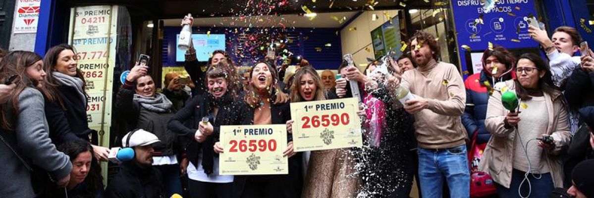 El Gordo de Navidad deja una lluvia de millones en toda España El Gordo de Navidad deja una lluvia de millones en toda España