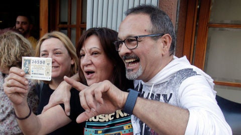 A3 Noticias Fin de Semana (22-12-19) El Gordo de la Loter&iacute;a de Navidad reparte millones por toda Espa&ntilde;a