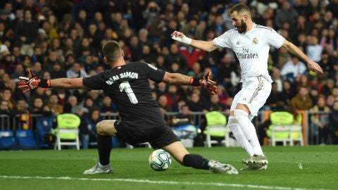 Karim Benzema, ante Unai Sim&oacute;n
