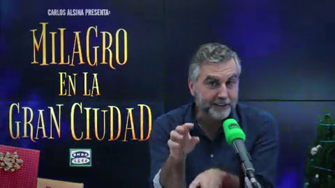 Carlos Alsina lo logró: el mismísimo Papá Noel, protagonista de 'Milagro en la gran ciudad' Carlos Alsina lo logró: el mismísimo Papá Noel, protagonista de 'Milagro en la gran ciudad'