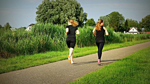 Mujeres haciendo running